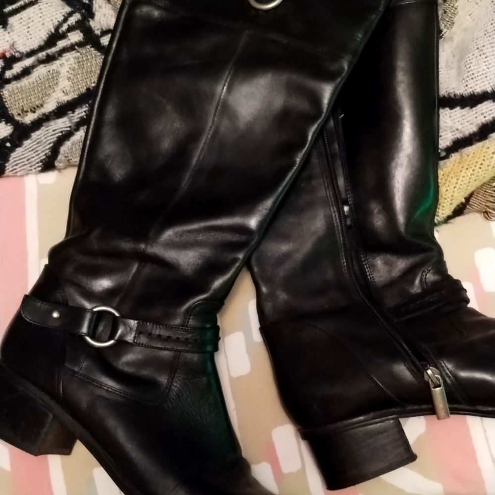 Bandlino leather boots
